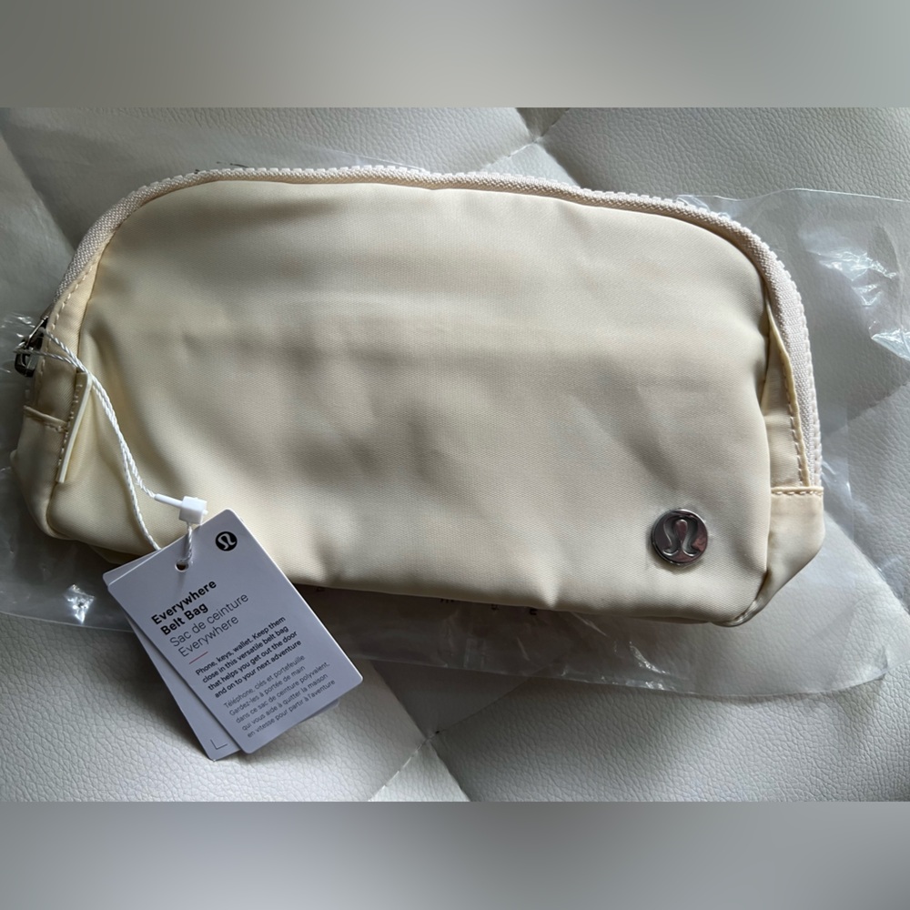 Lululemon Everywhere Belt Bag Cream – NWT